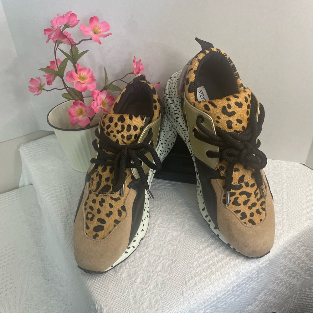 Steve‎ Madden Cliff ~Animal Print Sneakers with Black Details~ Size 9M